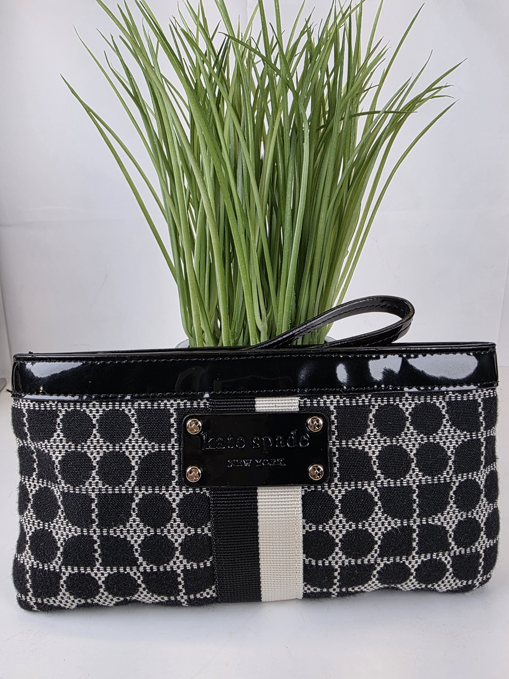Kate Spade "Classic Noel Chrissy" Black and White Wristlet Clutch Bag